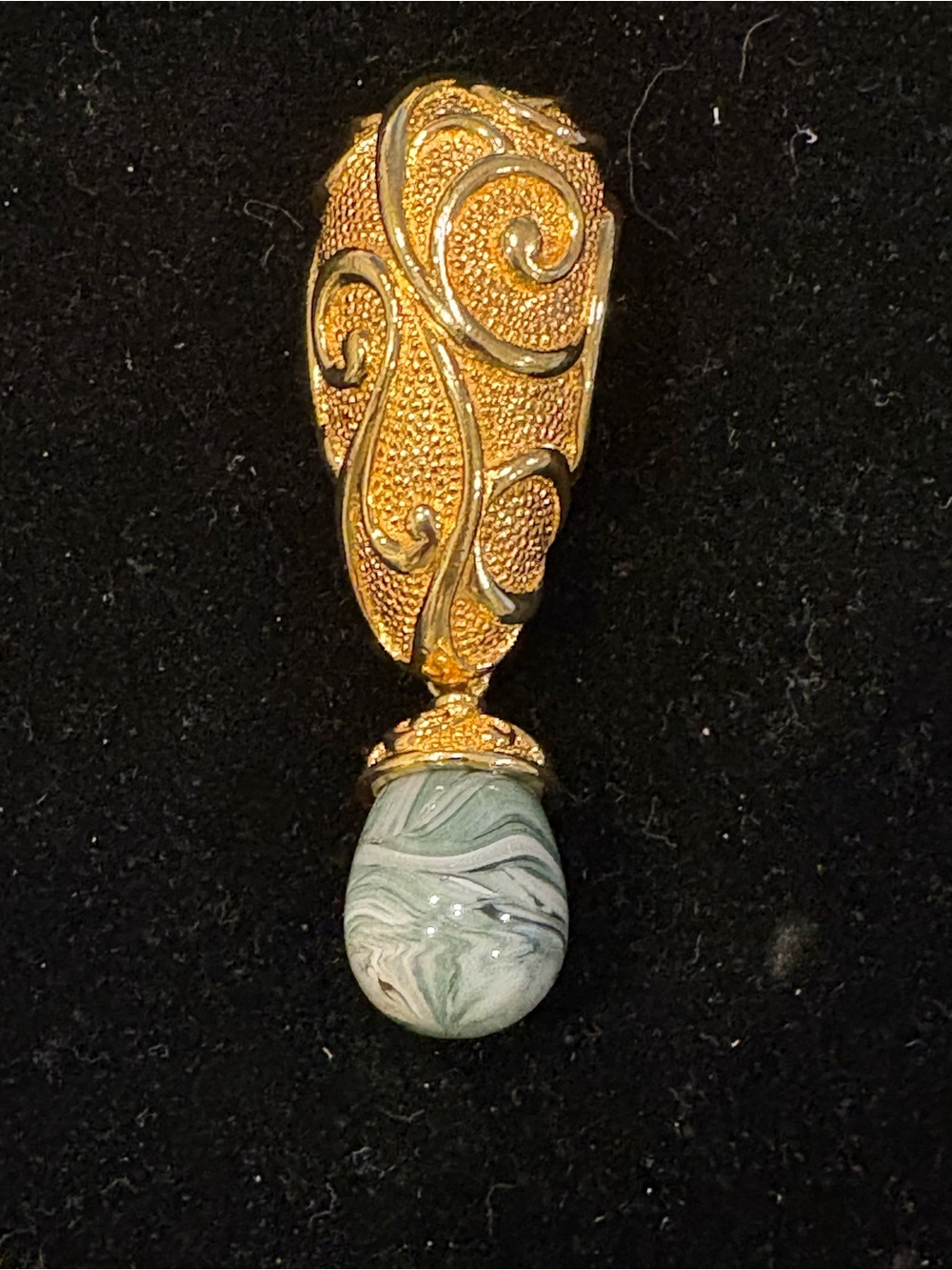 VTG Barrera for Avon Venetian Mist Gold-Tone Swirl Brooch with Green Marble Dro